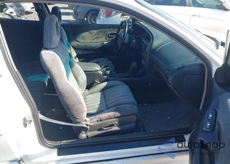 1997 Pontiac Grand Prix Gt z USA, uszkodzony, nr VIN 1G2WP12K0VF238837